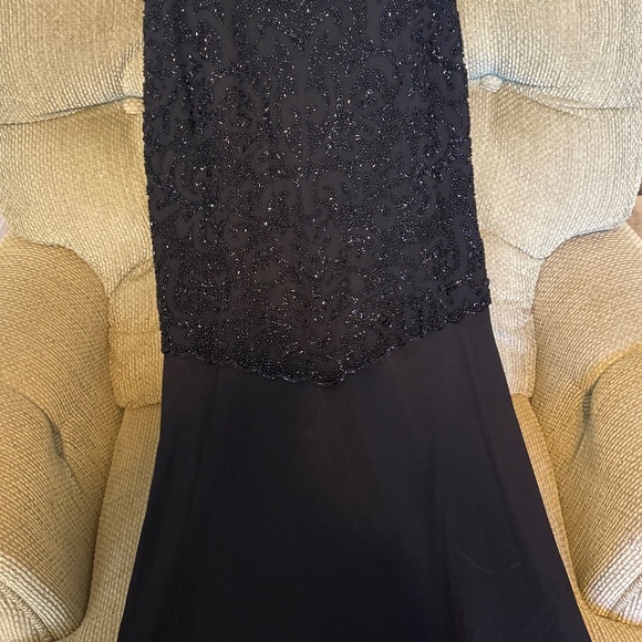 JKARA New York Black Beaded Bodice Form Fitted Evening Gown "Worn Once" - Picture 6 of 15
